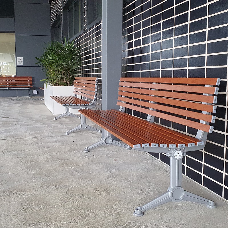 London Seat - Splay Leg - Western Red Cedar